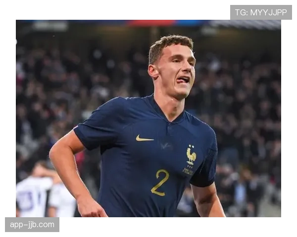 意大利坎帕涅罗头球双响 展现全能前锋潜质